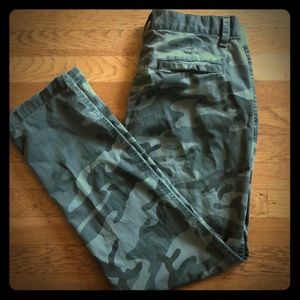 GAP Girlfriend Chino in Green Camo